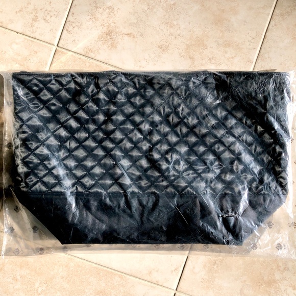 🎉2xHP🎉 LANCOME Le Sac Panache Zip Top Satin Quilt Tote Weekend Bag Vintage NWT - Picture 3 of 6